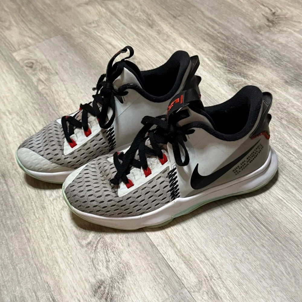 Nike Lebron Witness 5 Air Zoom Youth‎ size 7 Basketball Shoes platinum dew